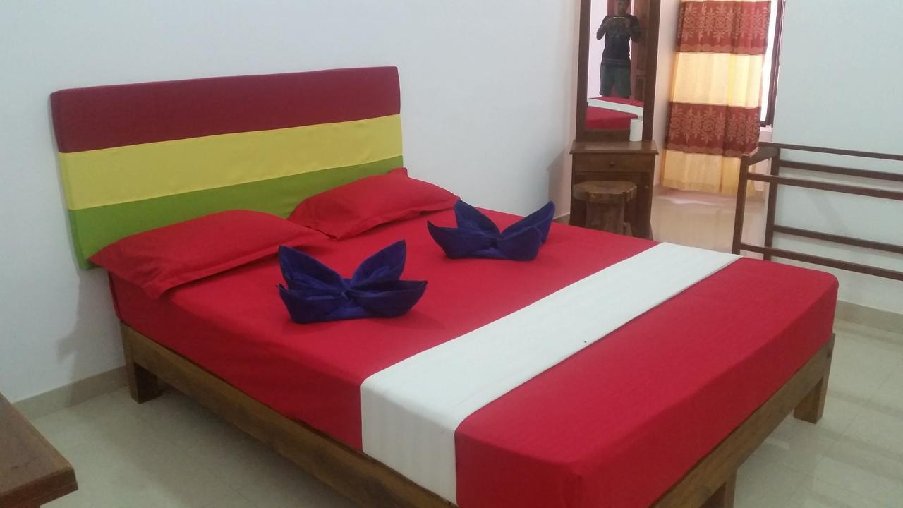 Selahn Inn Katunayaka Екстериор снимка