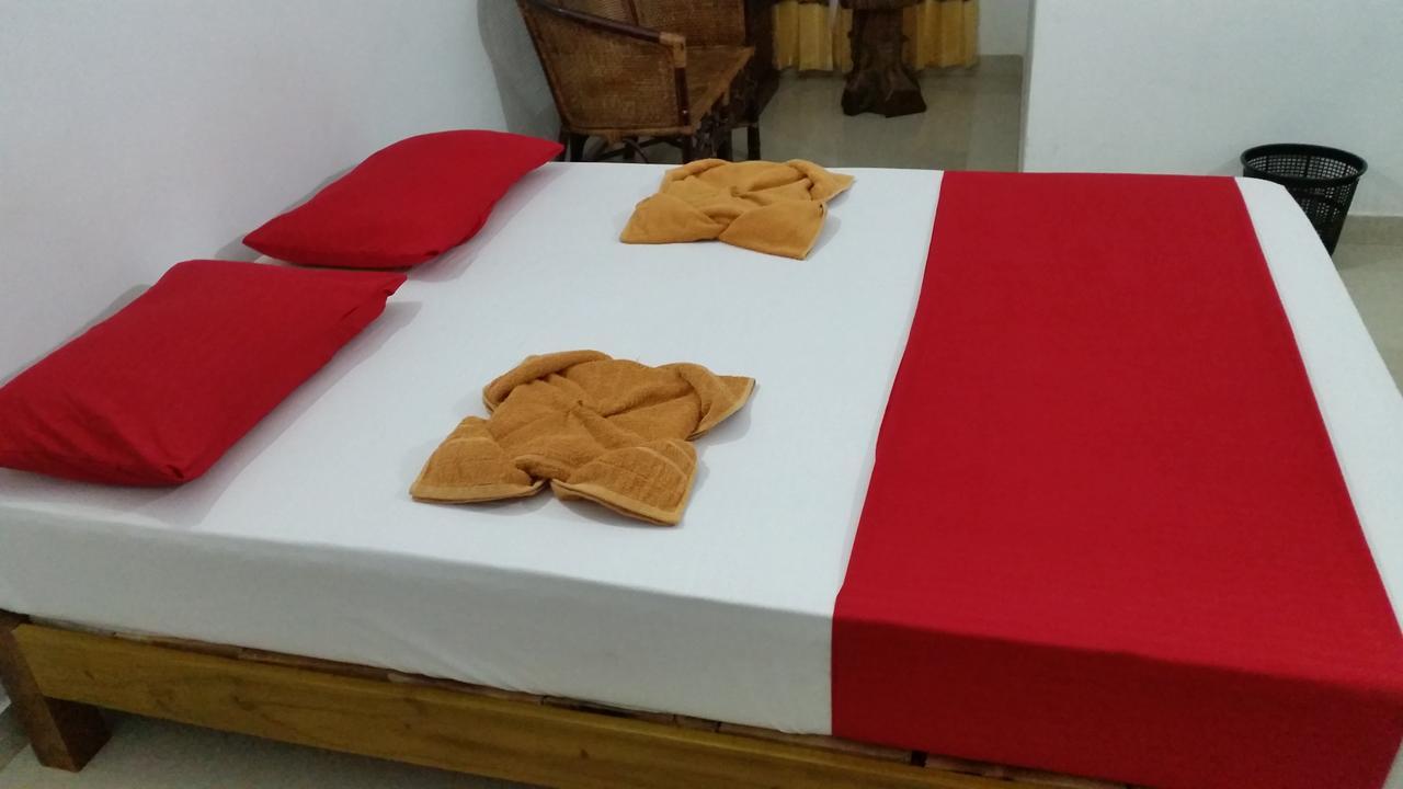 Selahn Inn Katunayaka Екстериор снимка