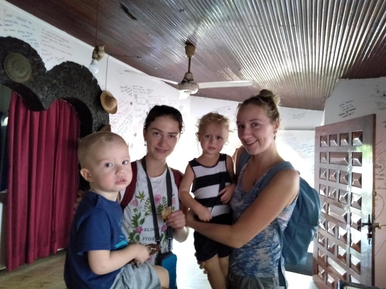 Selahn Inn Katunayaka Екстериор снимка